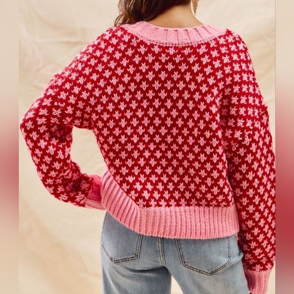 Stylish Red and Pink Houndstooth Like Women's Sweater sz Medium - Picture 3 of 14